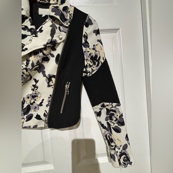 Wilfred. Aritzia Montesson Motor biker Floral Jacket / size 0 - Picture 5 of 14